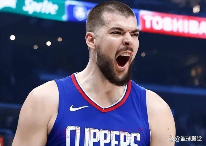 泰伦卢还不调内线？祖巴茨要啥没啥，大洛稳护框，尼德豪泽也用用